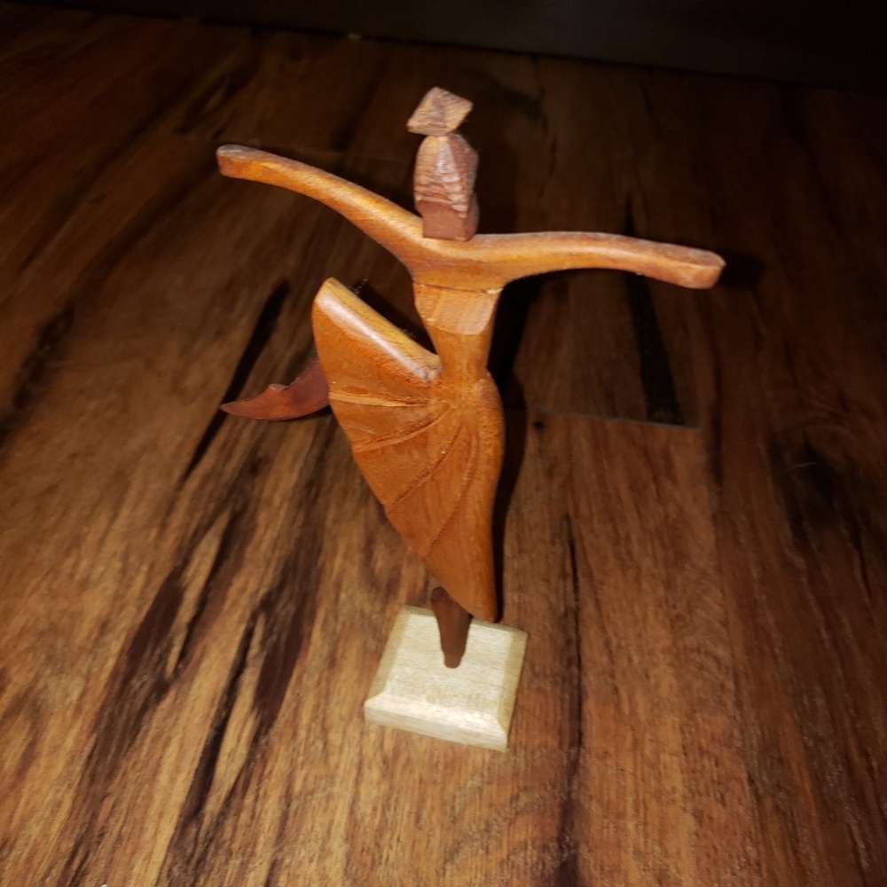 Mohagany dancer  form statuette